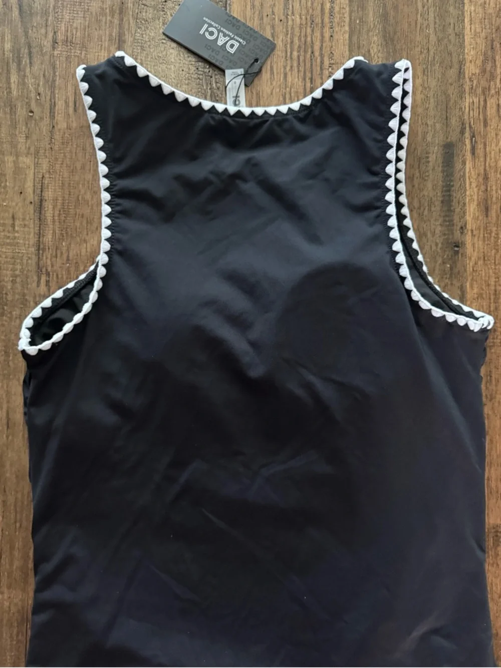 NWT Daci Black Tankini Top White Trim Scalloped Edge Size Small - Picture 6 of 13